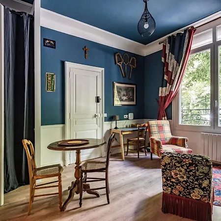 Mumm Apartment *
